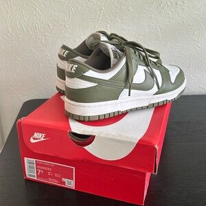 Olive Nike dunks women’s 7.5